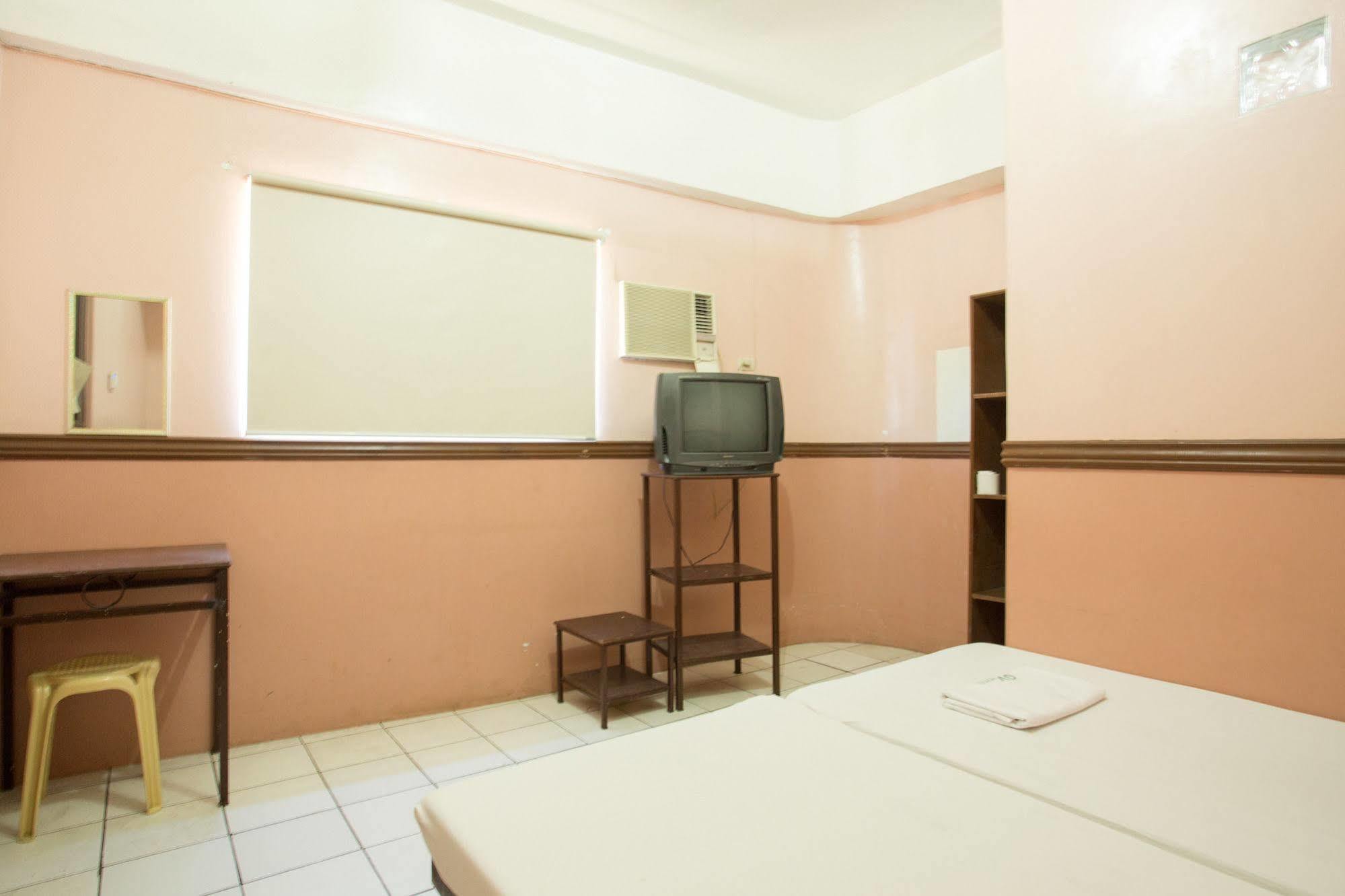 Gv Hotel - Masbate Masbate City Esterno foto